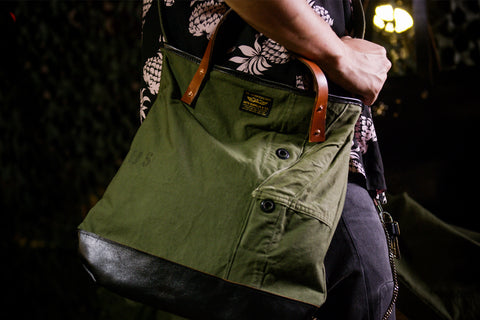 'Beta 84' Flat Travel Tote Bag